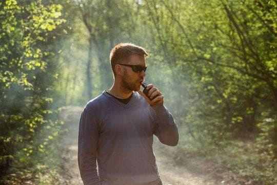 E-Raucher recenzja nowych smaków i praktyczny poradnik dla przyjaciół żołnierza szukających wsparcia